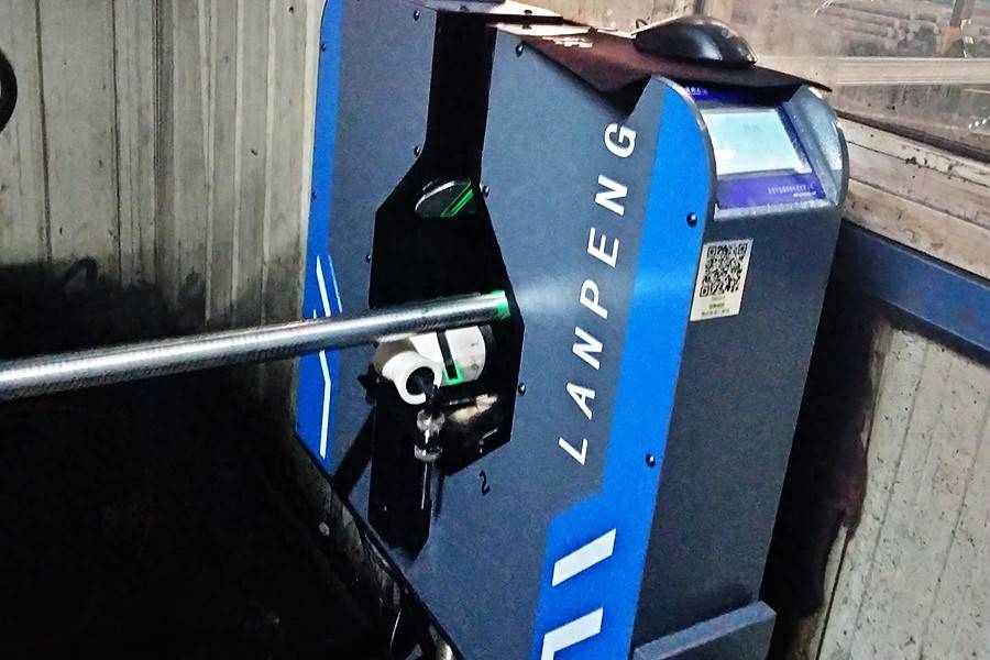 金属测径仪的精度受哪些因素影响?