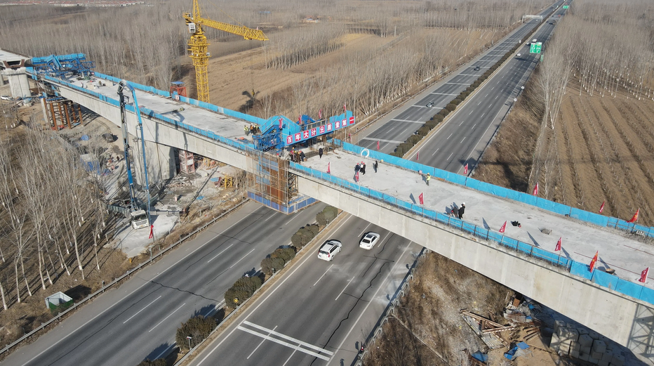 邯钢1.2万余吨百米重轨中标津兴铁路