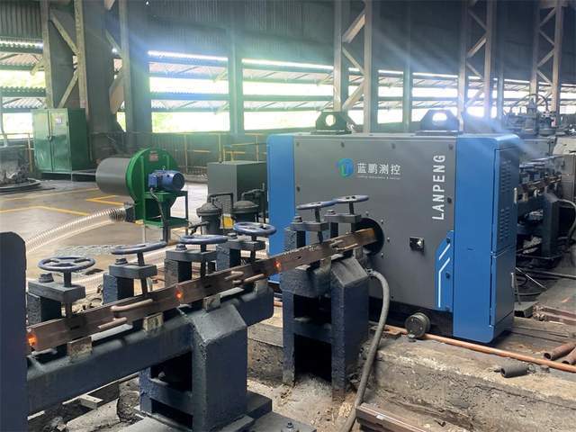 圆钢与螺纹钢智能测径仪在精轧机后检测轧材外轮廓尺寸!