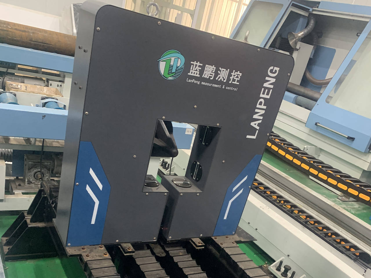 直线度怎么测?在线直线度测量仪应用实例!