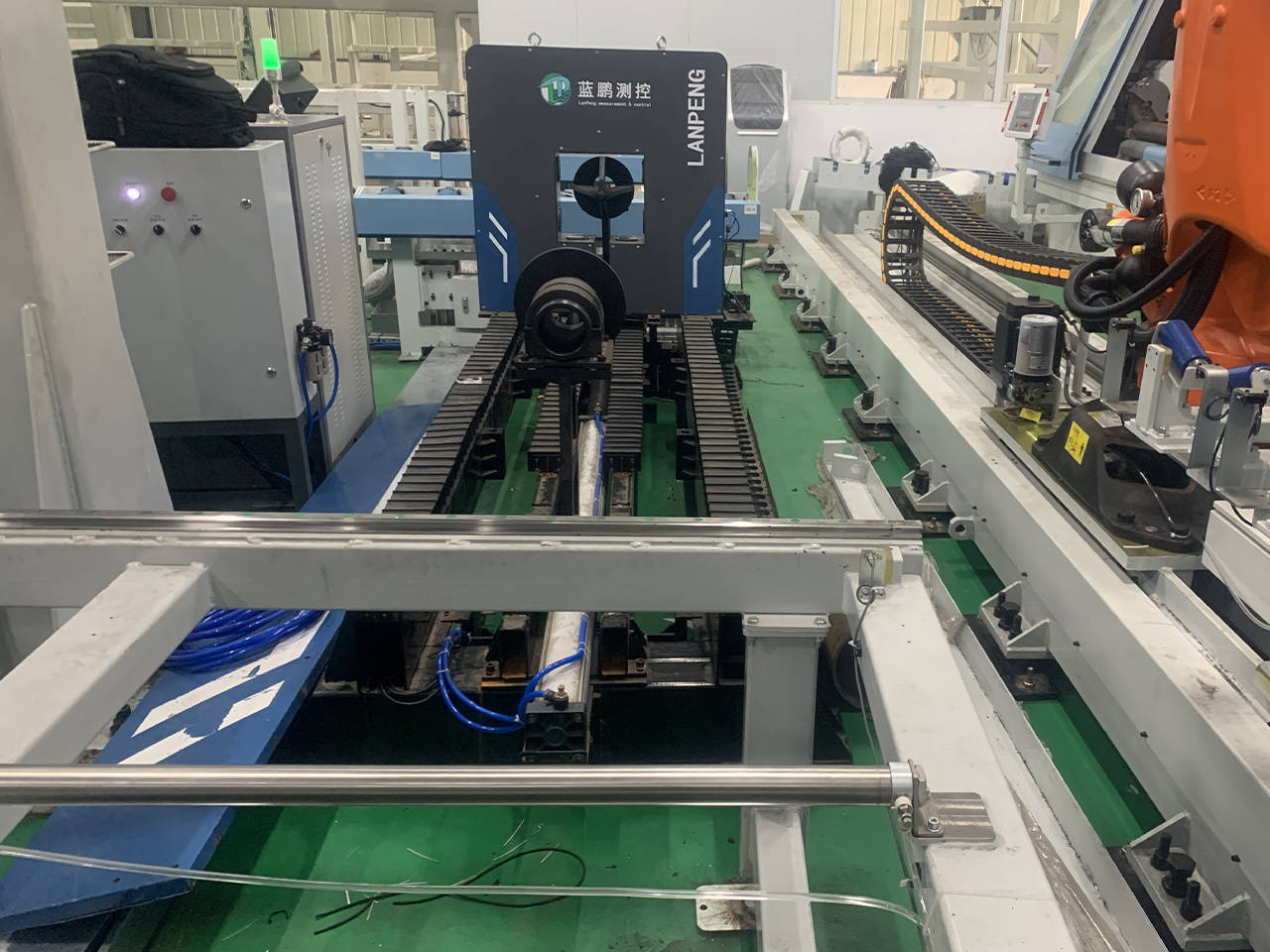 直线度怎么测?在线直线度测量仪应用实例!